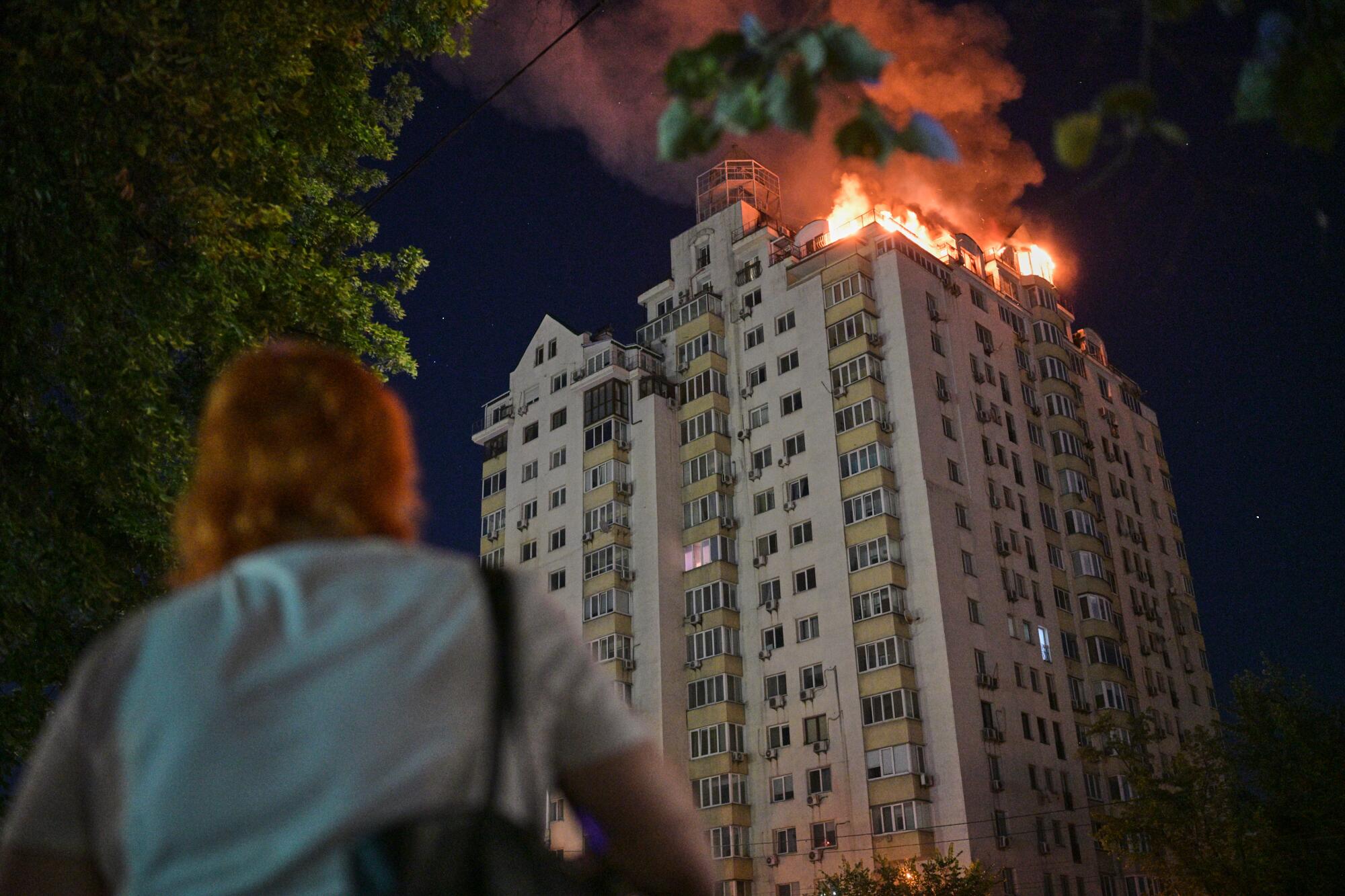 A major Russian attack kills 17 in Kyiv as Ukraine keeps striking Moscow’s oil sector